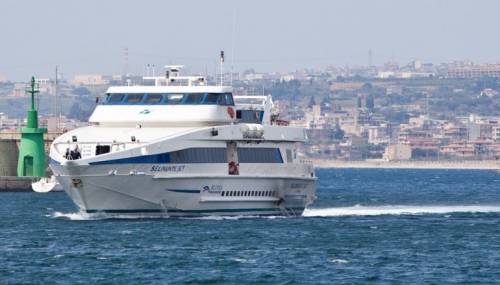 Sciopero sullo Stretto di Messina dei lavoratori dei mezzi di traghettamento  Blu Jet