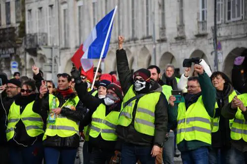 Gilet gialli di nuovo in piazza per il primo anniversario delle manifestazioni
