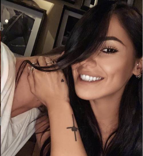 Giulia De Lellis osa. E il topless è servito
