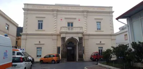 Blackout all'ospedale di Lipari poco prima di un intervento chirurgico, paziente trasferito con elisoccorso a Patti
