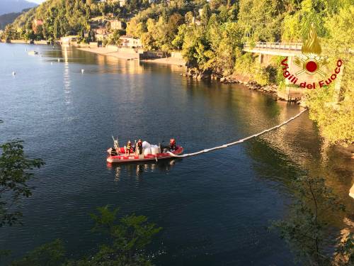 Lago Maggiore, barca finisce contro gli scogli