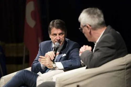 Voltafaccia di Conte sul Russiagate: "Chiarimento necessario"
