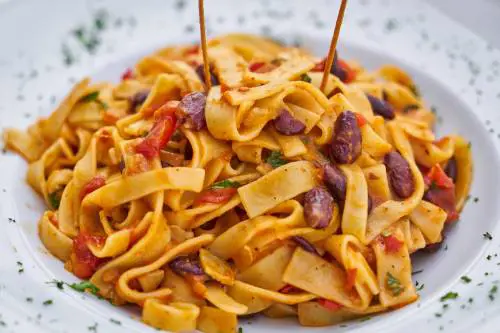 Tumori: dieta, sport e niente fumo per prevenirli