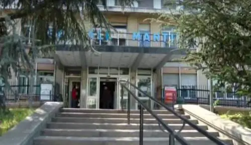 Torino, non dà l'elemosina: 59enne aggredito da mendicante romena