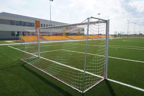 Lecco, cacciato dalla squadra di calcio a 8 anni perché ritenuto "troppo scarso"