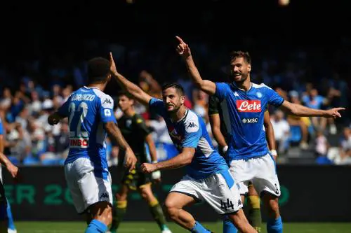 Il Napoli soffre ma piega il Brescia: 2-1 siglato Mertens e Manolas