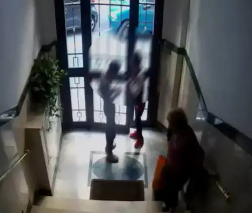 Seguita, aggredita in casa e pestata dai ladri romeni: 79enne finisce ricoverata