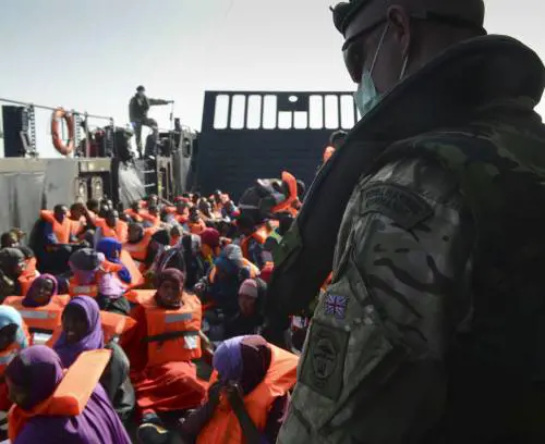 L'Ue ripensa a missione Sophia. Ma così ritornano i taxi del mare