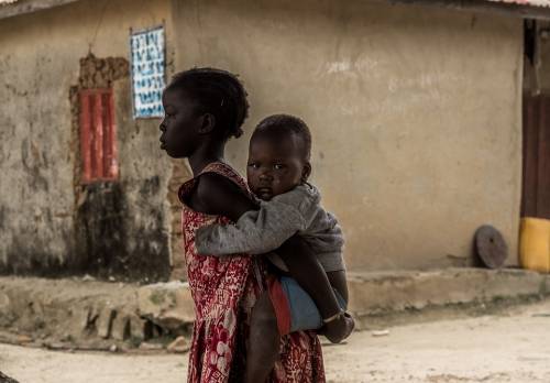 "Fabbrica di neonati" in Nigeria: donne rapite per partorire bambini