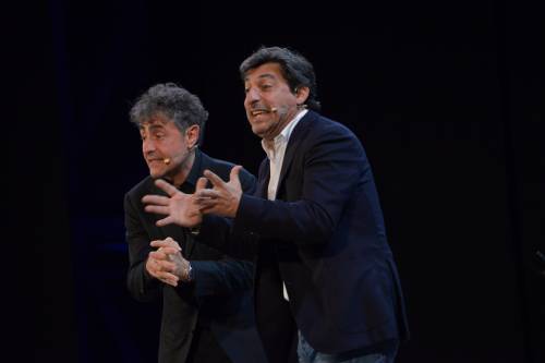 "Vi serviamo in scena il cotto e il crudo della nostra cara Puglia"