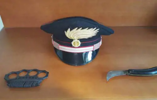 Duello come nel ‘700. Due giovani si sfidano per una ragazza