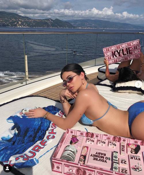 Kylie Jenner e Travis Scott si sono lasciati per mancanza d'amore