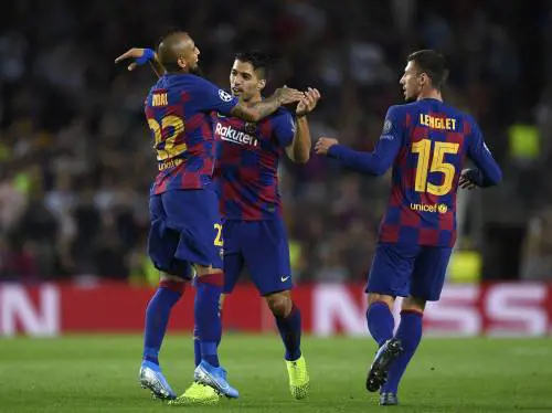 Champions, il Barcellona ribalta l'Inter: Suarez sigla il 2-1 nel finale