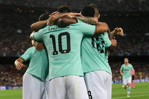 L'Inter incassa i complimenti di Messi: ma gli errori di Skomina restano