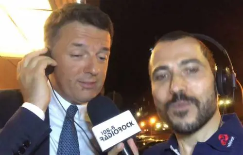 Renzi a Radio Rock canta "Rimmel", l'addio al Pd di Zingaretti
