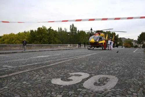 Parigi, strage alla sede della polizia: funzionario uccide 4 persone