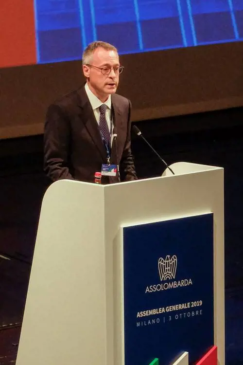 Confindustria si divide sui contratti