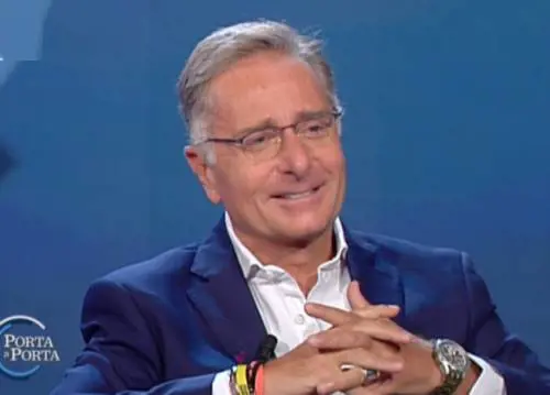 Paolo Bonolis: "La mia prima esperienza? Con una scandinava, era disponibile, ma sputava"