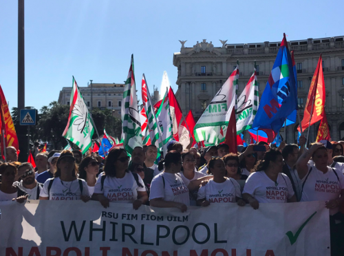 Whirlpool Napoli, lo sciopero degli operai
