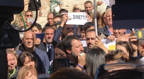 Parte l'assalto della Lega al Campidoglio, Salvini: "Virginia cambia mestiere"
