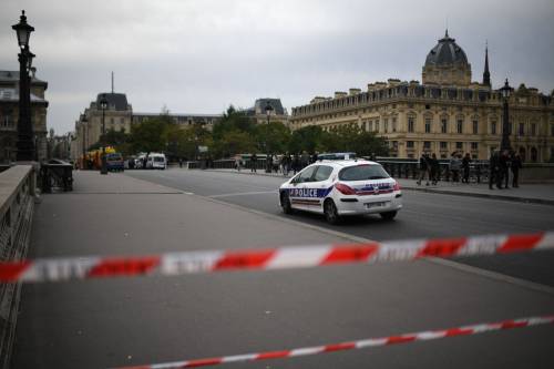 L'attaco di Parigi e i misteri sull'attentatore e sul movente