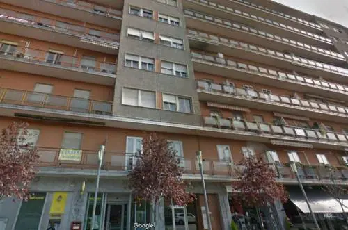 Tragedia a Brescia, uccide la moglie e tenta il suicidio