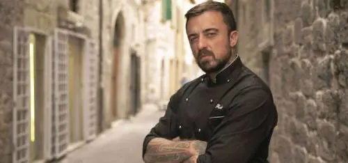 "Patetico burattino sionista", Chef Rubio querelato dall'assessore piemontese