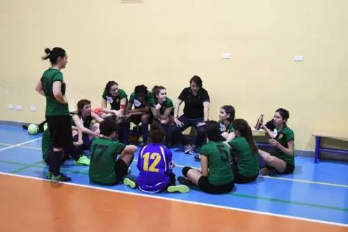 "Io sostenitrice di Fratelli d'Italia esclusa dalla squadra di calcetto"