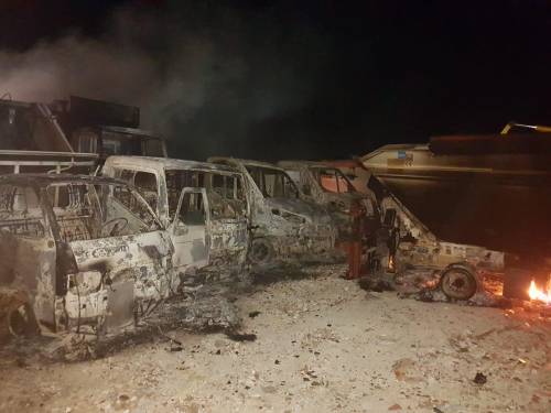 Incendio nell'autoparco, distrutti 40 mezzi per la raccolta dei rifiuti