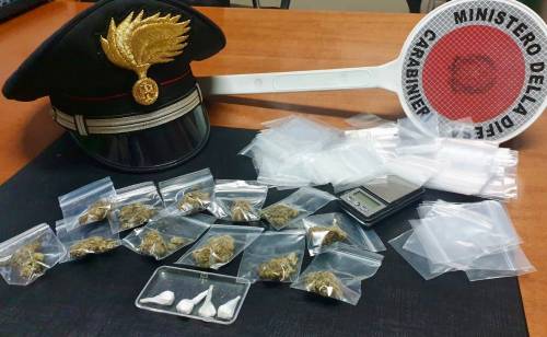 Trecase, sotto il letto cocaina e marijuana: arrestato un 30enne