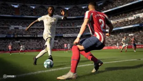 8Bit -  Confronto tra Fifa 20 e Pes 2020