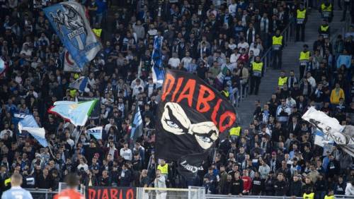 Rissa, saluti fascisti e "violazione della pace": arrestati 5 ultras Lazio