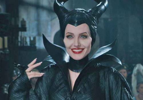 Angelina è ancora Maleficent e si scontra con la Pfeiffer