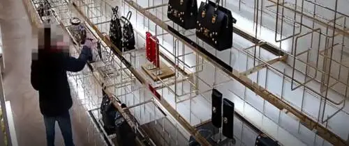 Firenze, presa la banda delle boutique di lusso: manette a tre nordafricani