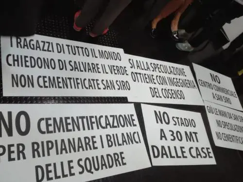 All'assemblea su San Siro proteste anti-demolizione