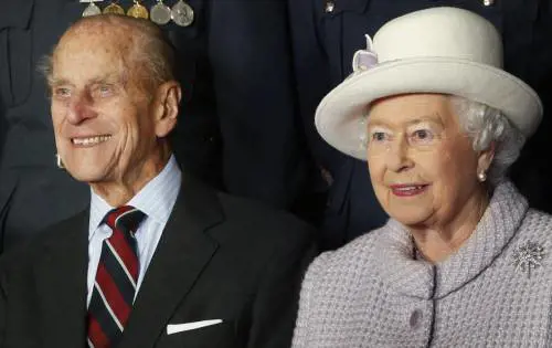Il Principe Filippo furioso con Harry e Meghan: "A quale gioco stanno giocando?"
