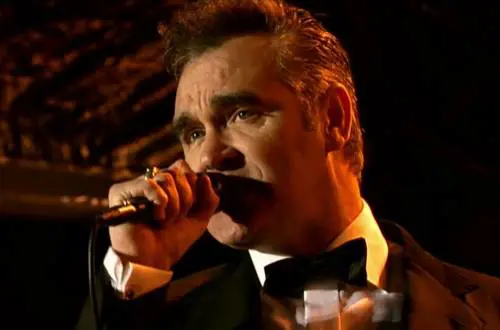 Morrissey: “La stampa britannica paga i manifestanti e li piazza nel mio pubblico”