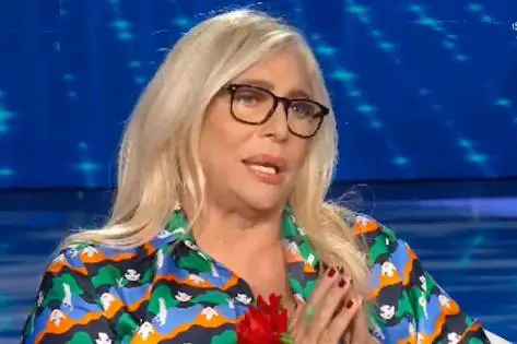 Mara Venier sbugiarda Emanuele Filiberto: "Mai chiesto di fare l'inviato, il ragazzo sogna"