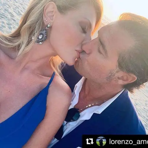 Manila Nazzaro compie gli anni e manda un messaggio al suo Lorenzo