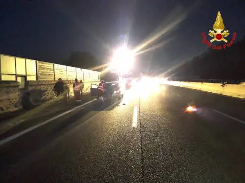 Milano, soccorsi sulla A8 per incidente stradale