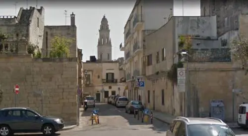 Giallo a Lecce, ciclista trovato morto accanto alla sua bici