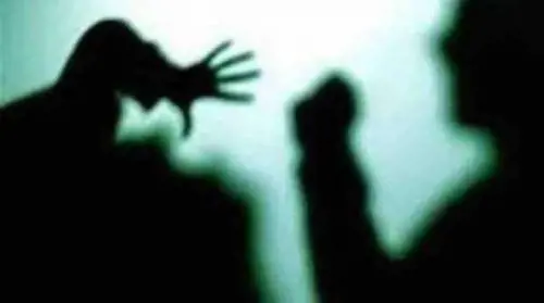 "Sei gay?". E lo pestano a sangue. Naso fratturato a uno studente iraniano"