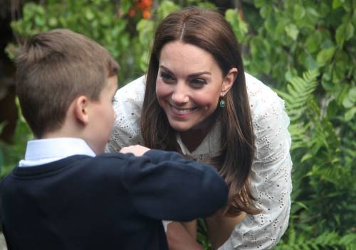 La "profezia" su Kate e William "Problemi per la scalata al trono"