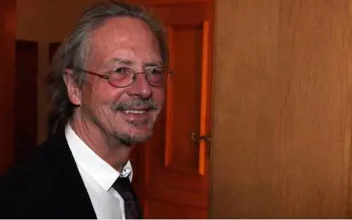 Nobel, bufera su Handke: "Sostenne i criminali di guerra"