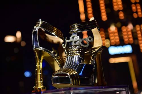 FOTO: Presentata a Dubai la scarpa più costosa al mondo - il Giornale