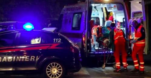 Chiede aiuto agli agenti, poi si scaglia contro di loro: marocchino arrestato