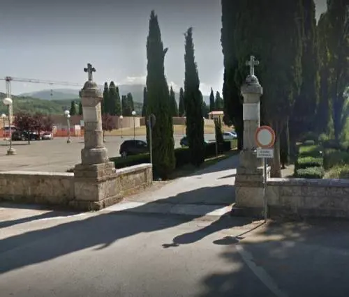 Rieti, pretendono funerale: nigeriani occupano il cimitero