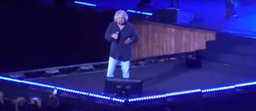 M5s, Grillo sprona i suoi: "Basta piagnistei sul Pd Vaffa a voi questa volta"