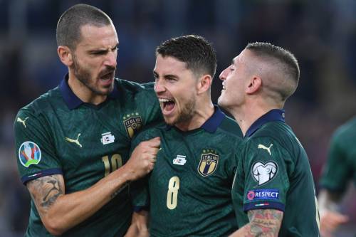 Notte col verde di rigore. E l'Italia di Mancini adesso è già all'Europeo