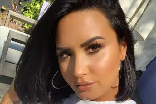 La tragedia della tossicodipendenza torna nella vita di Demi Lovato. "Il paradiso ha un nuovo angelo"